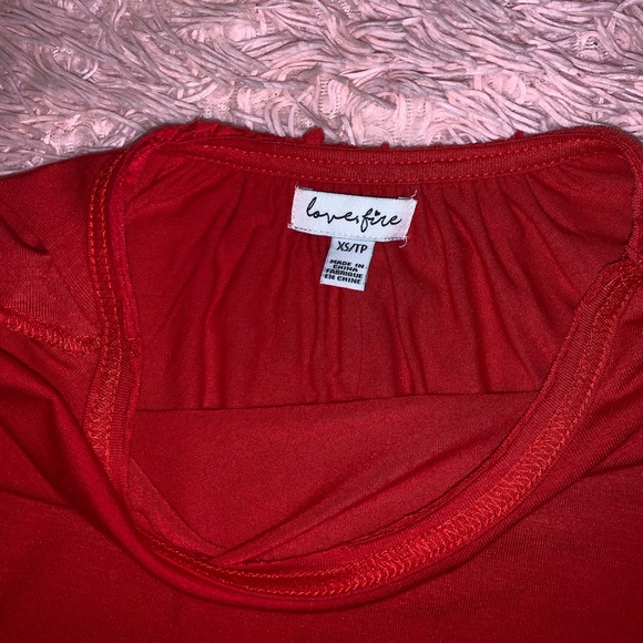 💙RED TOP - Picture 2 of 2